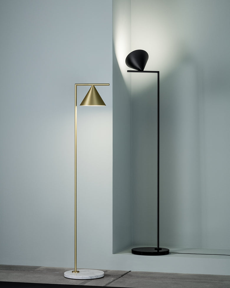 FLOS Captain Flint Lampada a pavimento ottone spazzolato marmo bianco F1530059 – vista 4
