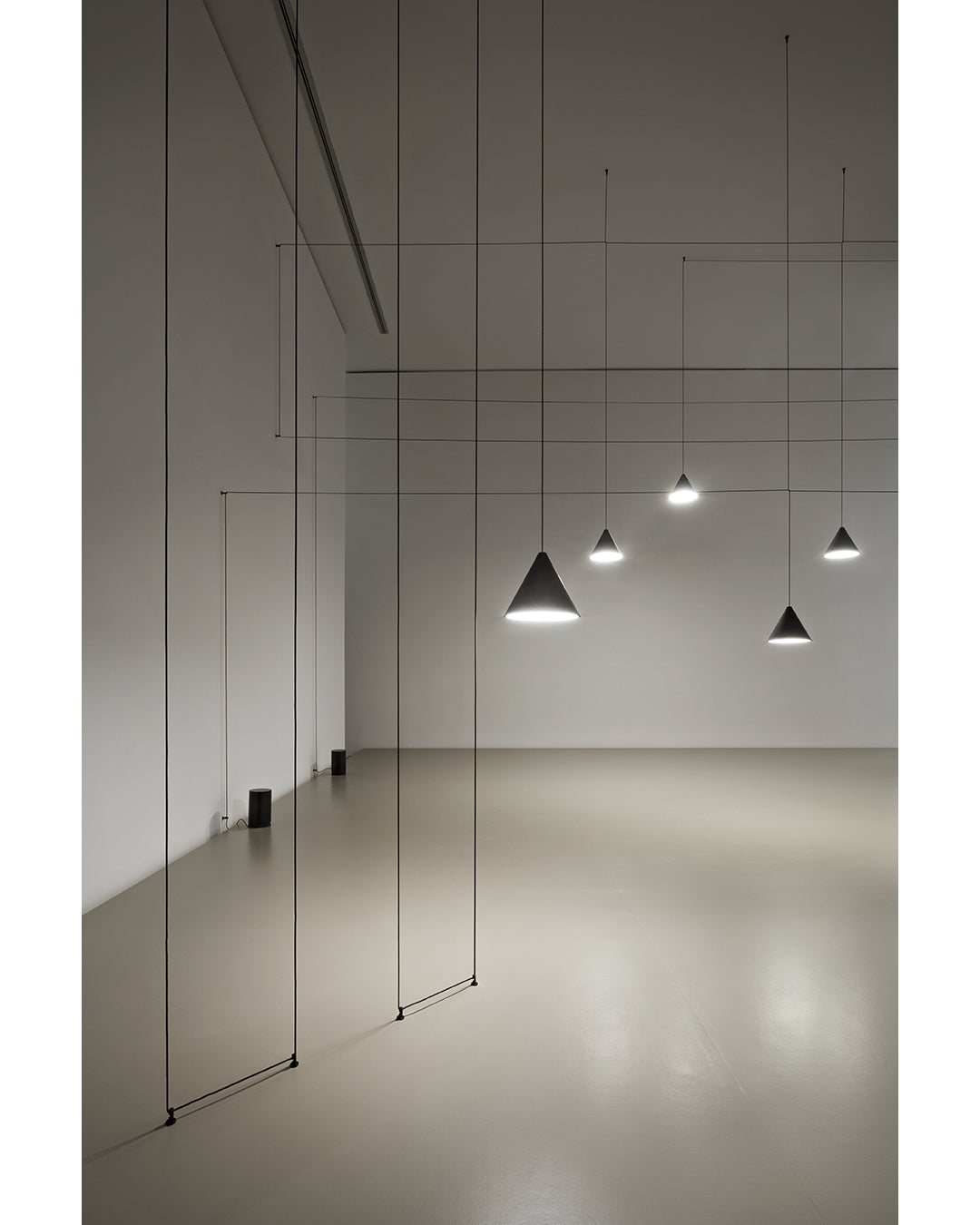 FLOS String Light Testa a Cono Lampada cavo 12 m Nero F6487030 – vista 2