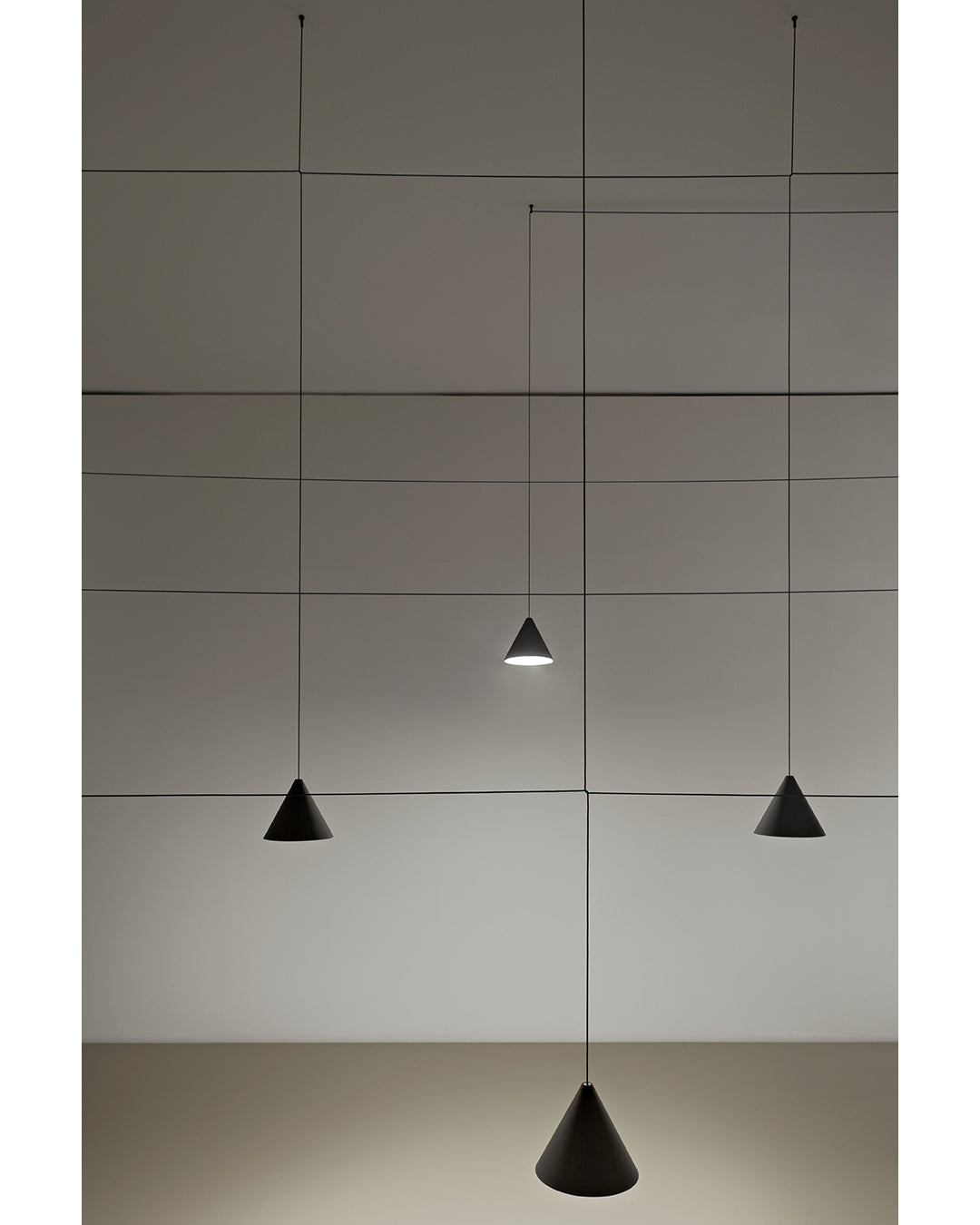 FLOS String Light Testa a Cono Lampada cavo 12 m Nero F6487030 – vista 4