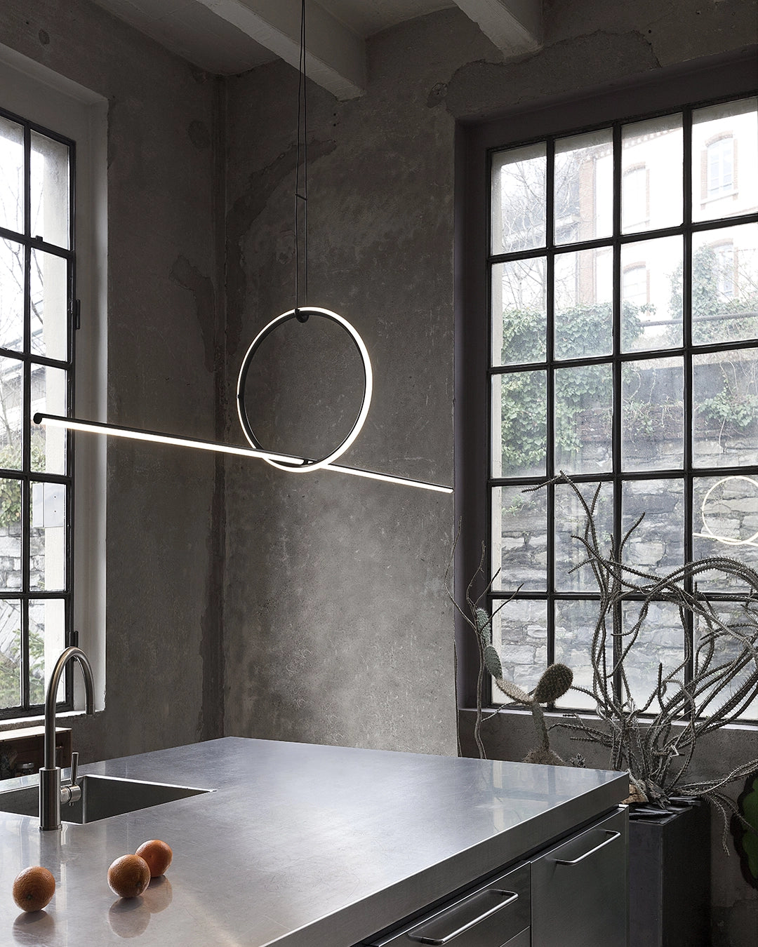 Flos Arrangements Line Rouns Small Lampada sospesa con rosone nero – vista 2