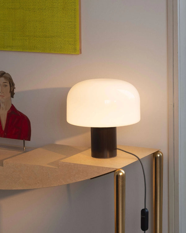 Flos Bellhop Glass T Lampada da tavolo cioko in vetro opalino F1074026