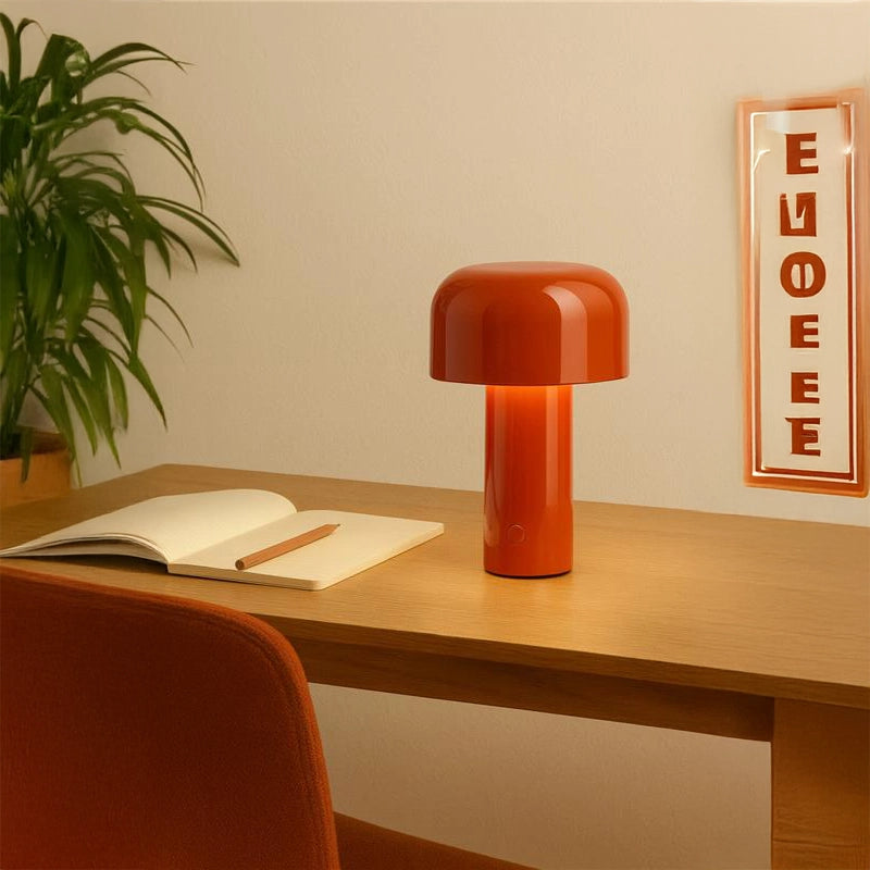 Flos Bellhop lampada da tavolo fungo ricaricabile Rosso in naturale accesa in ambiente, design e diffusione della luce