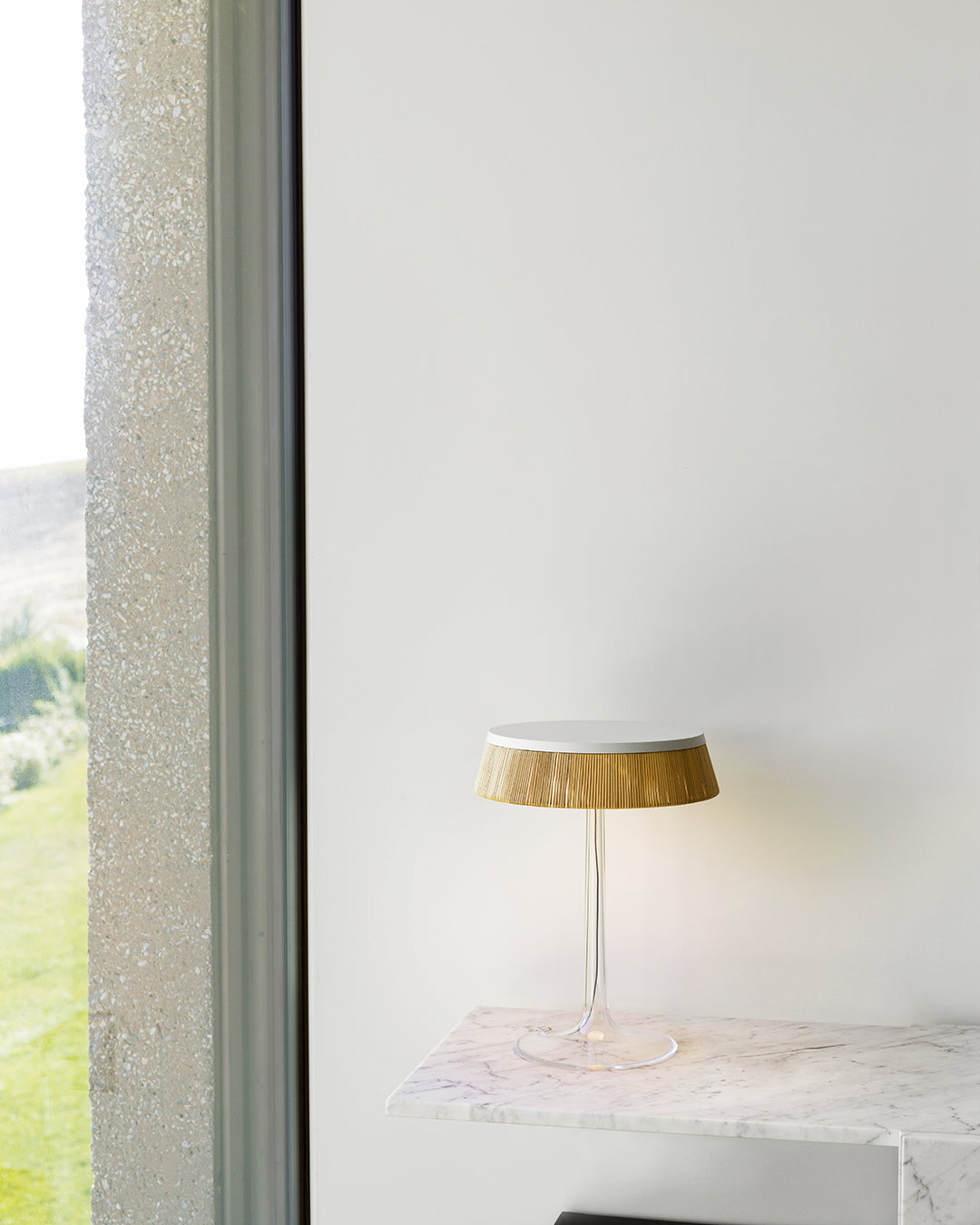 Flos Bon Jour Lampada Da Tavolo Bianca con corona Rafia F1032009 – vista 2