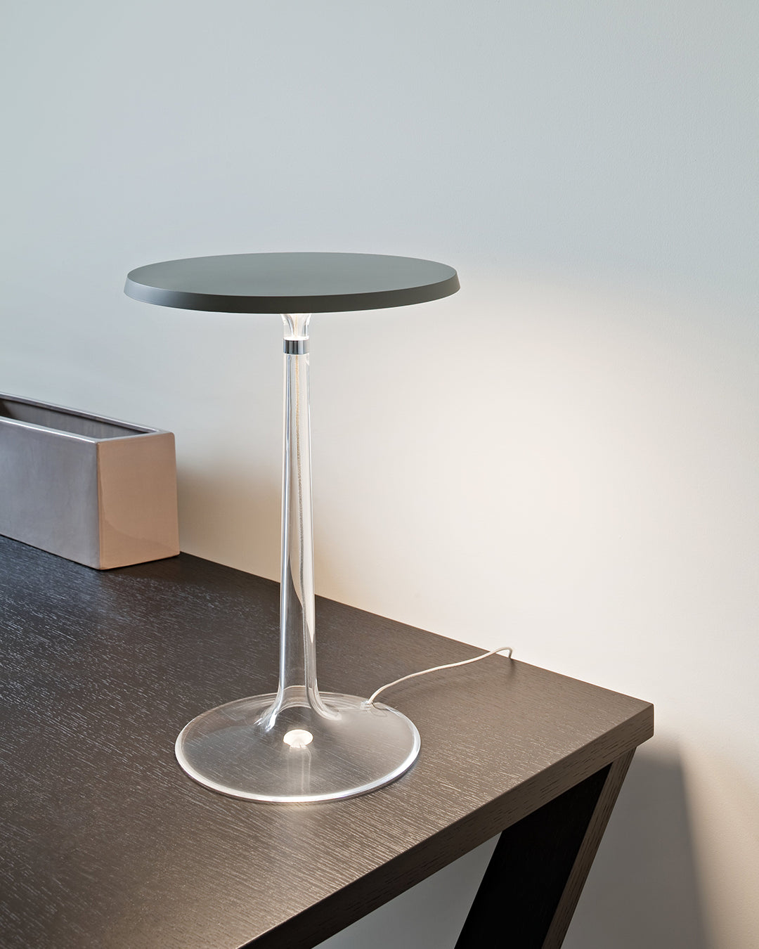 Flos Bon Jour Lampada Da Tavolo cromo opaco F1032046 – Flos