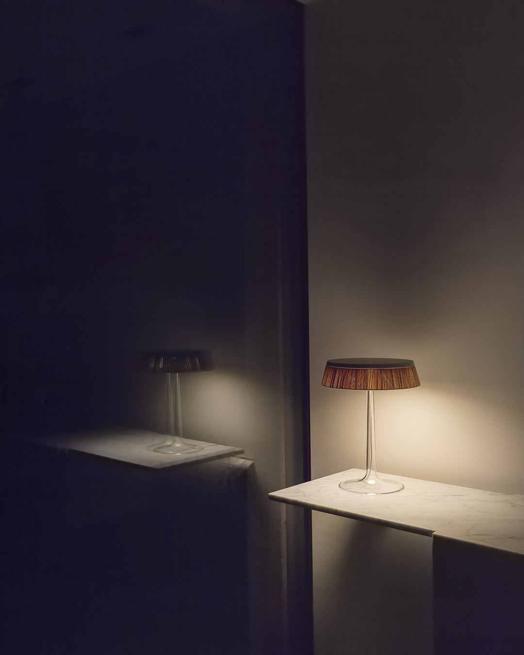 Flos Bon Jour Lampada Da Tavolo cromo opaco con corona rafia F1032046 – vista 2