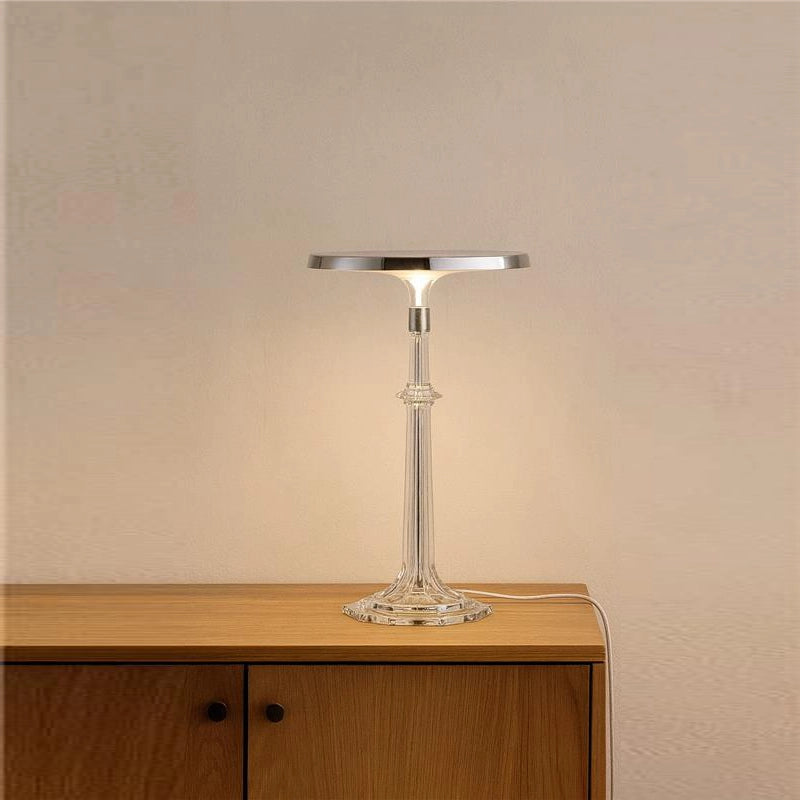 Flos Bon jour Versailles Lampada da tavolo Cromo accesa in ambiente, design e diffusione della luce