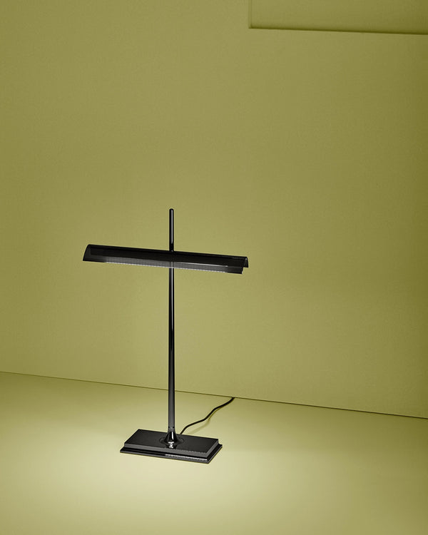 Flos Goldman Lampada scrivania nero fume con sensore ottico F3440030