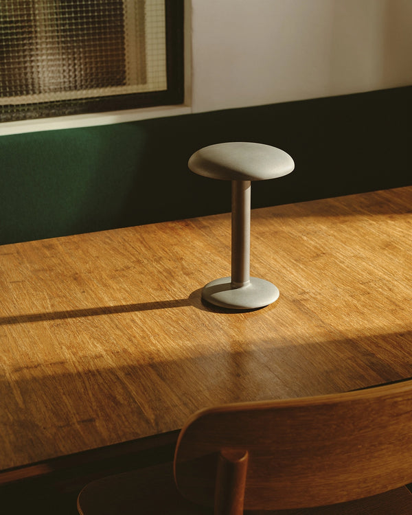 Flos Gustave Lampada ricaricabile interno esterno 2700K 159LM Raw Aluminum