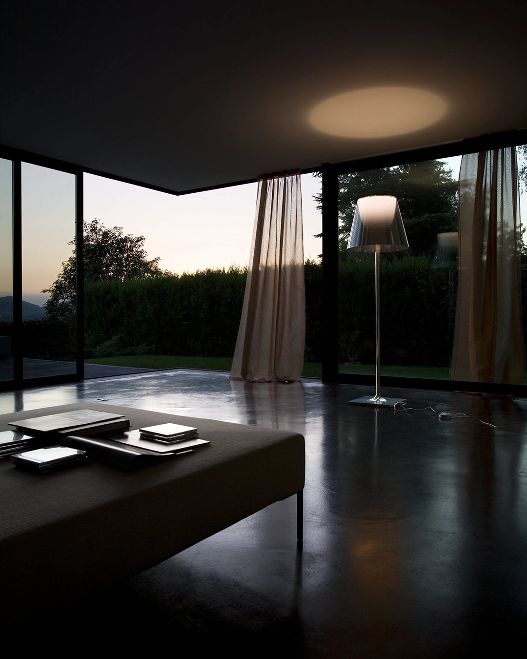 Flos Ktribe Floor 3 Lampada a pavimento fume con dimmer F6301030 – vista 5