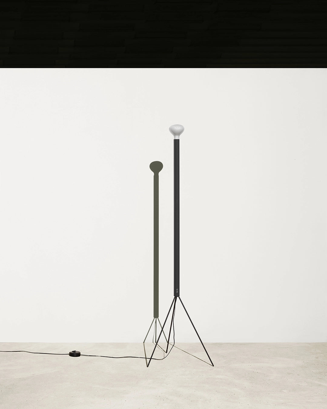 Flos Luminator Lampada a pavimento antracite luce indiretta F3772033 – vista 4