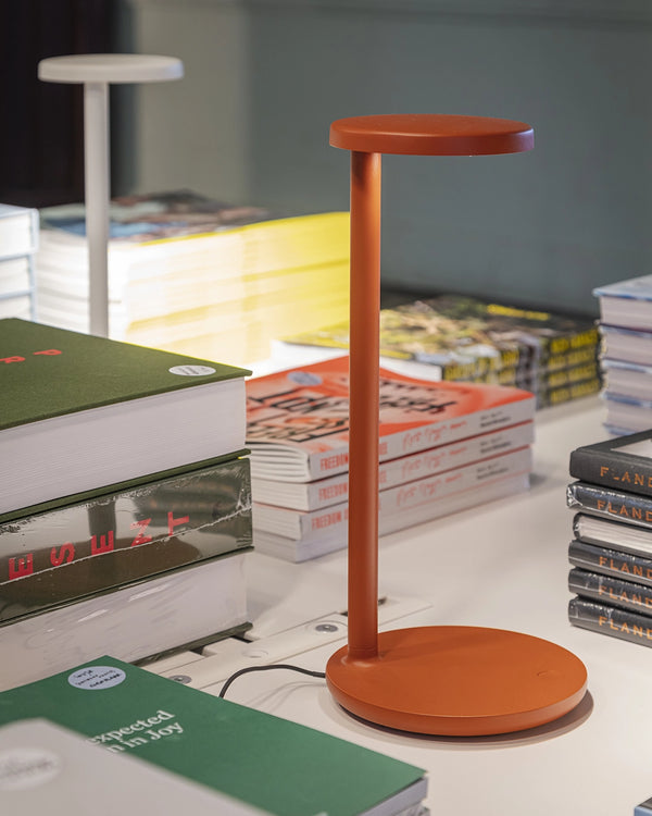 Flos Oblique Qi Lampada scrivania 2700K Matt Rust 09.8310.DX