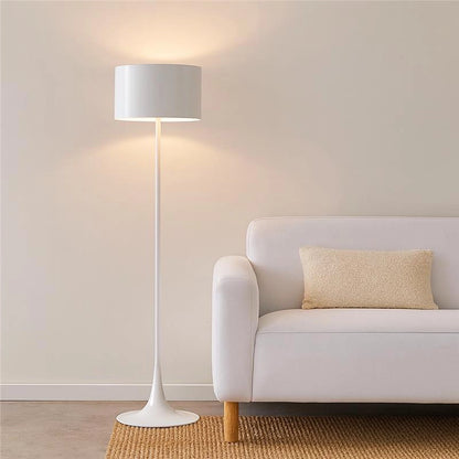 Flos Spun Light Floor Lampada a pavimento Bianco lucido accesa in ambiente, design e diffusione della luce