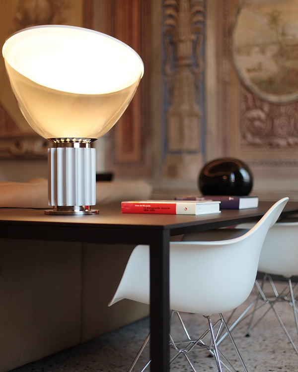 Flos Taccia Small Lampada da tavolo silver con dimmer F6604004