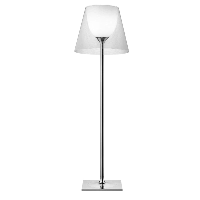 Flos Ktribe Floor 3 Lampada a pavimento trasparente con accesa in ambiente, design e diffusione della luce