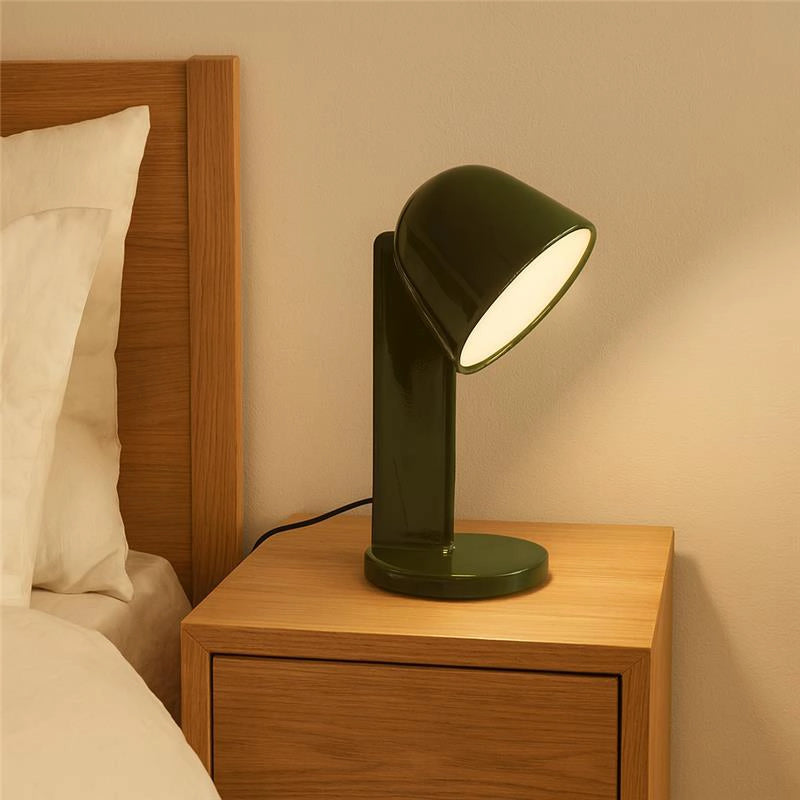 Flos ceramique down verde muschio Lampada da tavolo in in ceramica accesa in ambiente, design e diffusione della luce