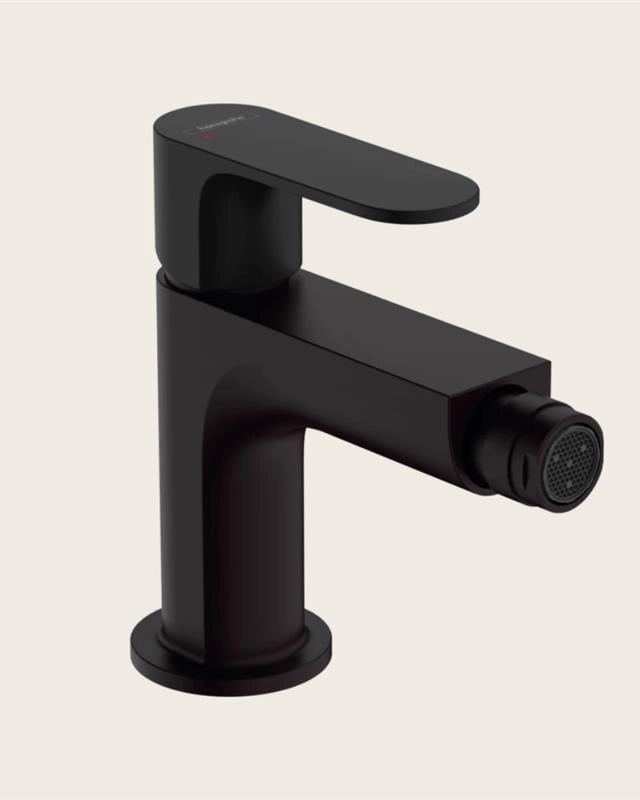 Hansgrohe Rebris S Miscelatore Bidet Con Piletta Nero Opaco, vista frontale della maniglia e della bocca di erogazione