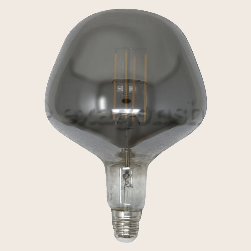 Lampadina Smoky Vintage E27 luce calda 220 lumen accesa in ambiente, design e diffusione della luce - Exagonshop