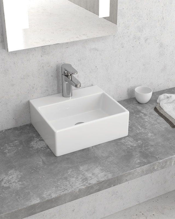 Lavabo 34x29,5 Da Appoggio bordo rubinetteria In Porcellana Bianco New Line Xr2