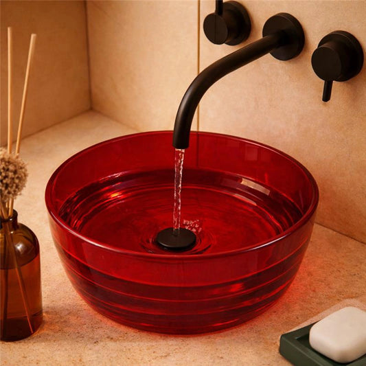 Lavabo 40 cm ciotola da appoggio Ischia in resina rosso ambientato su piano bagno con accessori - Exagonshop