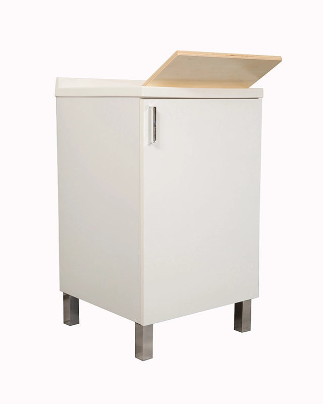 Lavatoio 50x50 bianco con gocciolatoio, dettaglio della doccetta estraibile - Exagonshop