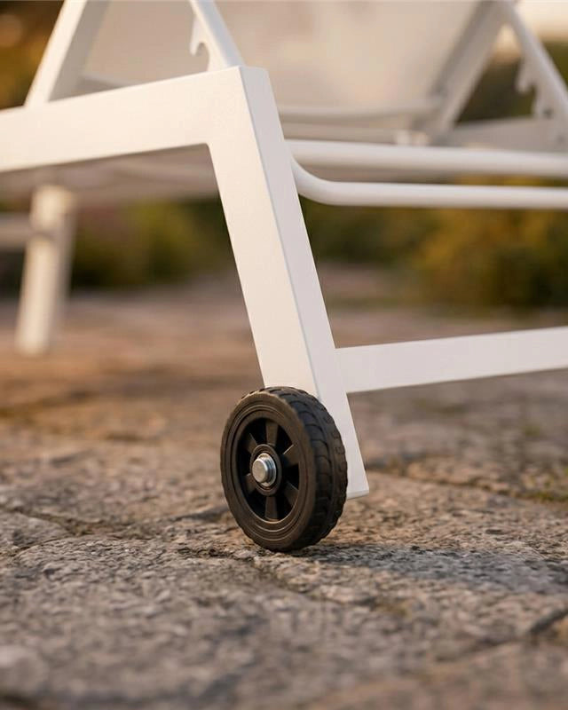 Lettino sdraio prendi sole da giardino con ruote in, dettaglio ravvicinato dei materiali - Exagonshop