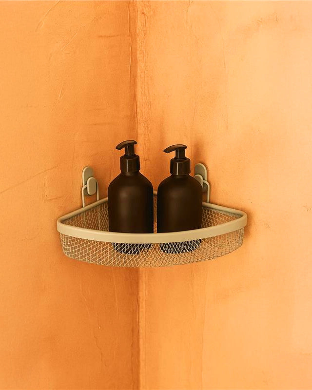 Mensola doccia angolare verde acqua Taki in opaco installato in bagno moderno con ante in vetro temperato - Exagonshop
