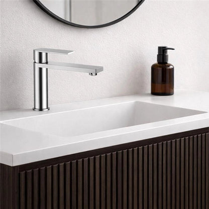 Miscelatore Lavabo in acciaio inox ambientato su piano bagno con accessori - Exagonshop