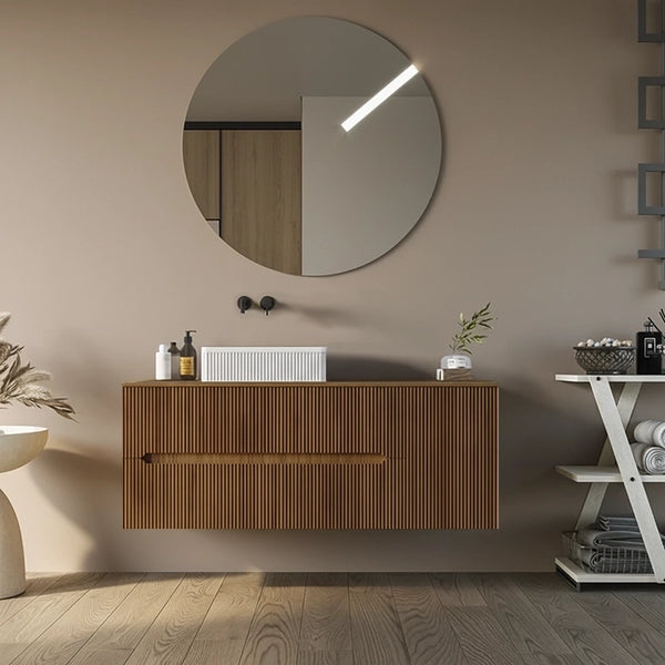 Mobile bagno 100x46 Urbino cannettato noce chiaro con anta in naturale con lavabo e rubinetteria, vista frontale su...