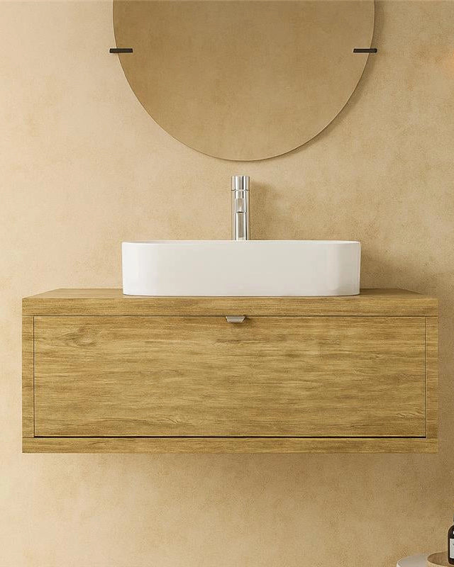 Mobile bagno 110x50 Thema Rovere farnia con Lavabo in in naturale con lavabo e rubinetteria, vista frontale su sfondo...