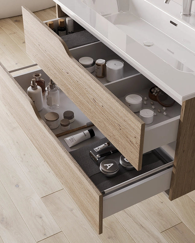 Mobile bagno 60x46 quercia effetto legno con lavabo Gaia con lavabo e rubinetteria, vista frontale su sfondo neutro...