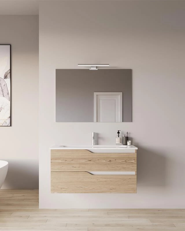 Mobile bagno 60x46 quercia effetto legno con lavabo Gaia ambientato in bagno moderno con specchio e accessori - Exagonshop