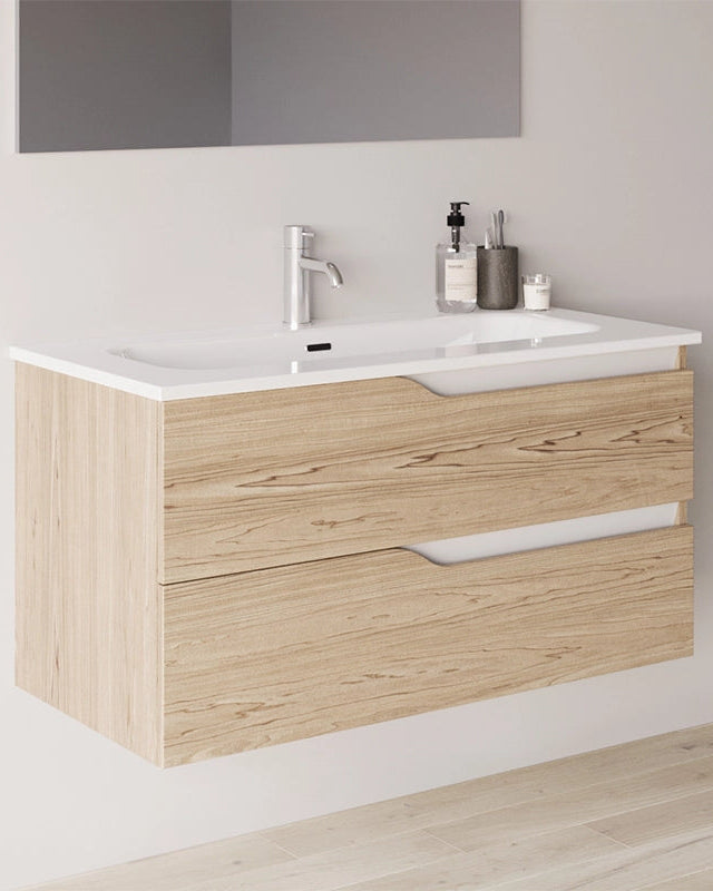 Mobile bagno 80x46 quercia effetto legno con lavabo Gaia in ceramica e lucido con lavabo e rubinetteria, vista frontale...