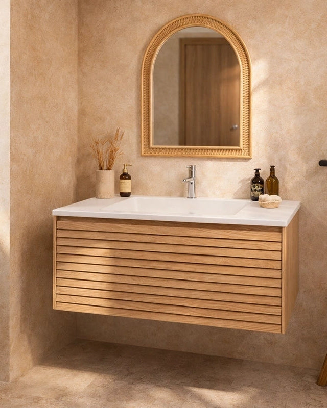 Mobile bagno 90x48 quercia un cassetto con lavabo resina ambientato in bagno moderno con specchio e accessori - Exagonshop