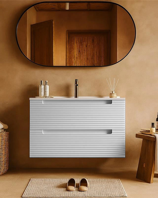 Mobile bagno bianco opaco 80x45 Mango lavabo in ceramica in naturale con lavabo e rubinetteria, vista frontale su sfondo...
