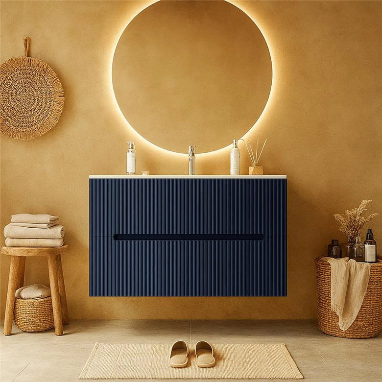 Mobile bagno blu marino 100x46 cannettato Urbino 2.0 lavabo con lavabo e rubinetteria, vista frontale su sfondo neutro...