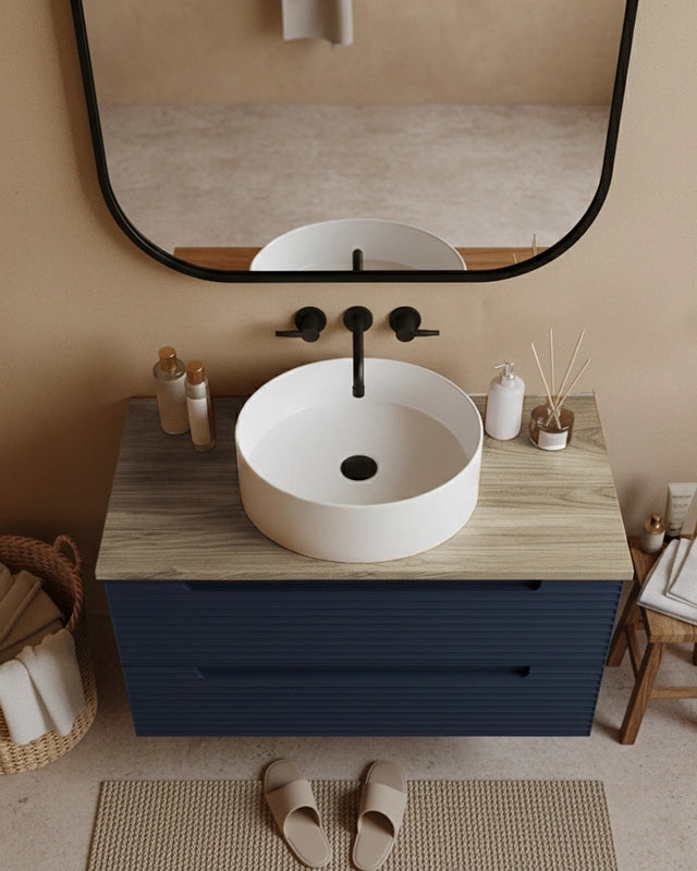 Mobile bagno blu notte 100x45 Mango top quercia e lavabo da Blu Scuro, vista dall'alto del piano con lavabo - Exagonshop