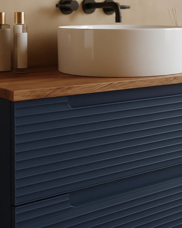 Mobile bagno blu notte 80x45 Mango top noce e lavabo Blu Scuro, vista laterale della struttura sospesa - Exagonshop