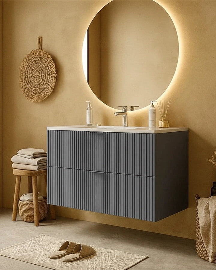 Mobile bagno cannettato 102x47 grigio opaco lavabo in ambientato in bagno moderno con specchio e accessori - Exagonshop