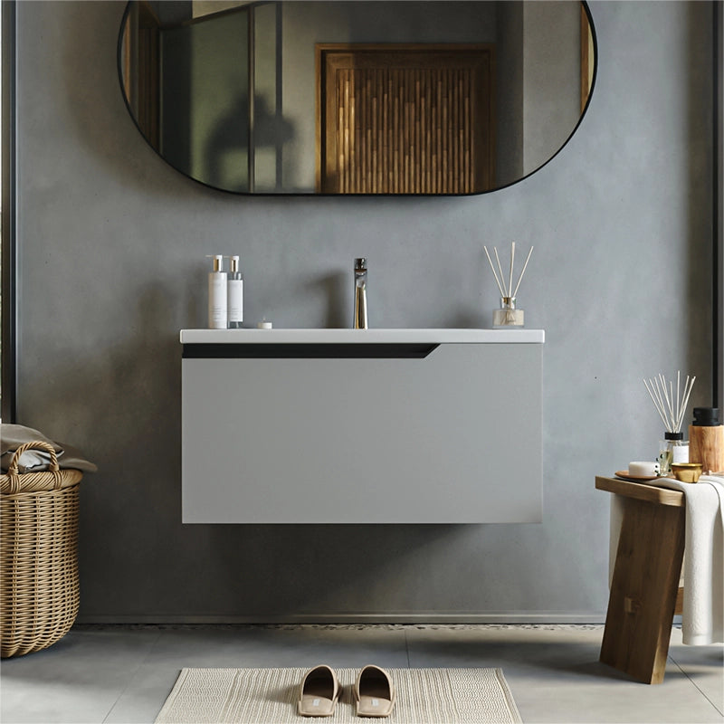 Mobile bagno clear grey 80x45 Modena lavabo in ceramica Grigio ambientato in bagno moderno con specchio e accessori...