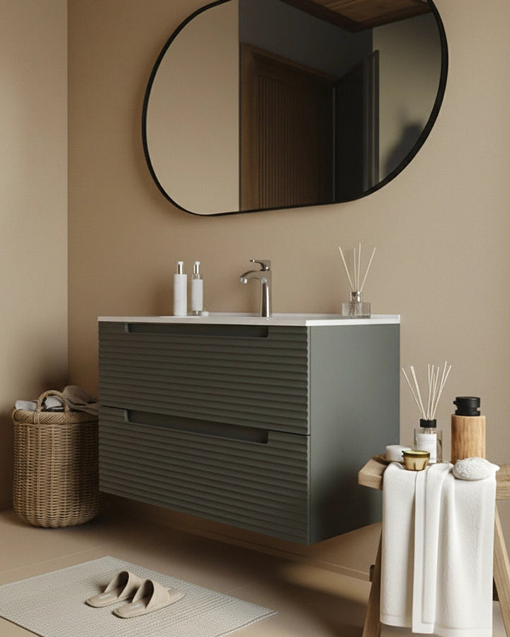 Mobile bagno grigio scuro 100x45 Mango con lavabo in Dark Grey ambientato in bagno moderno con specchio e accessori...