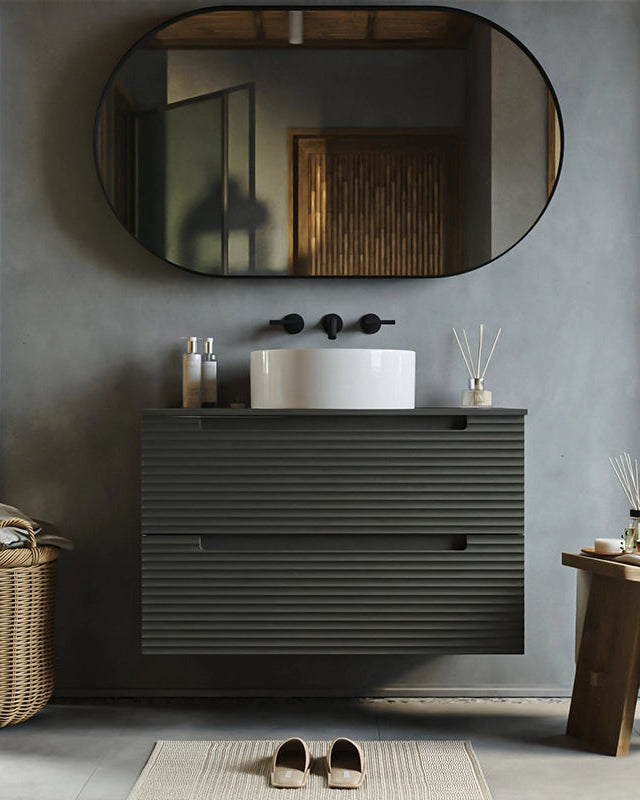 Mobile bagno grigio scuro 80x45 Mango lavabo tondo da Dark Grey ambientato in bagno moderno con specchio e accessori...