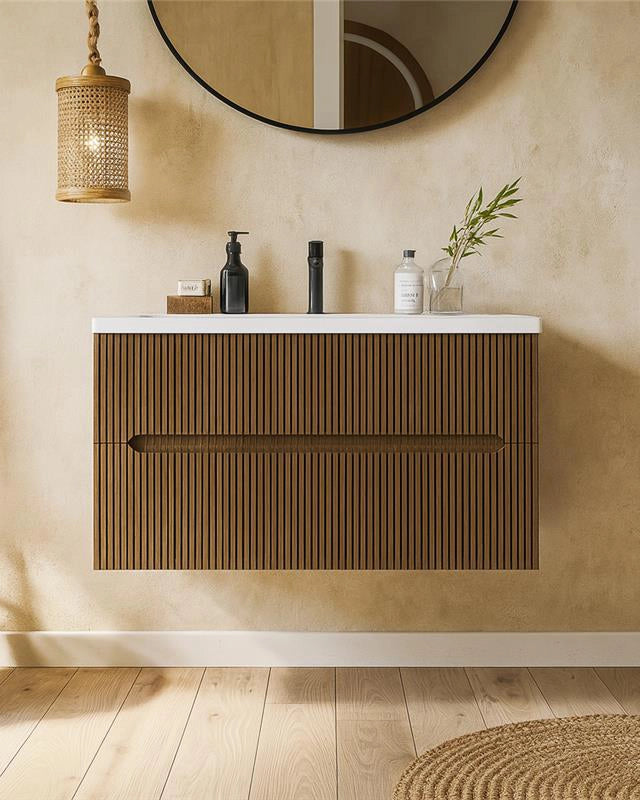 Mobile bagno noce chiaro 90x46 cannettato Urbino con lavabo con lavabo e rubinetteria, vista frontale su sfondo neutro...