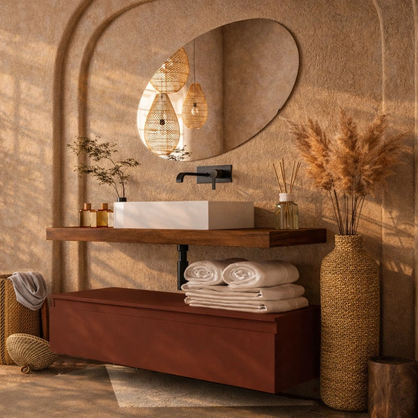 Mobile bagno 80x50 tabacco ruggine opaco Oasy con top e in naturale con lavabo e rubinetteria, vista frontale su sfondo...