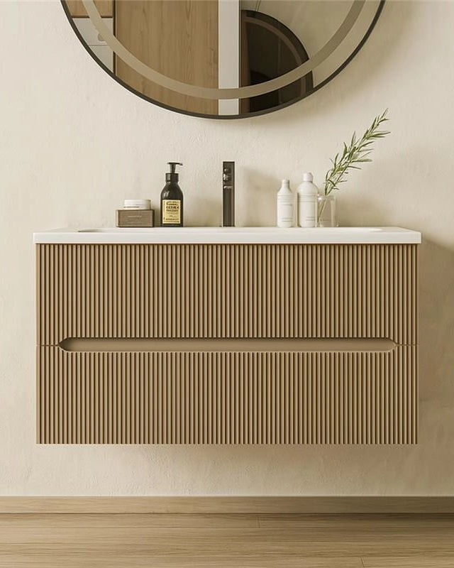 Mobile bagno tortora opaco 120x46 cannettato Urbino con con lavabo e rubinetteria, vista frontale su sfondo neutro...