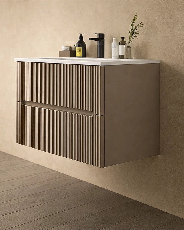 Mobile bagno tortora opaco 70x46 cannettato Urbino con ambientato in bagno moderno con specchio e accessori - Exagonshop
