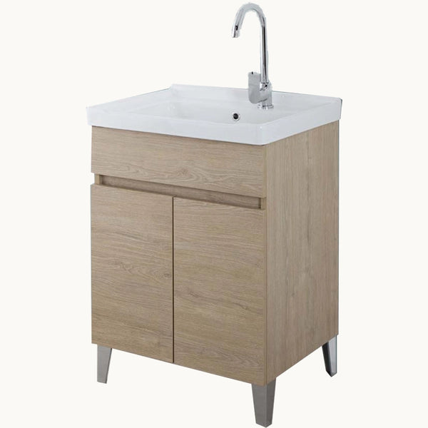 Mobile lavatoio 60x47 rovere con vasca in ceramica installato su lavello, vista della bocca e della leva - Exagonshop