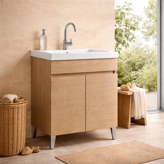 Mobile lavatoio 80x47 rovere con vasca in ceramica in naturale installato su lavello, vista della bocca e della leva...