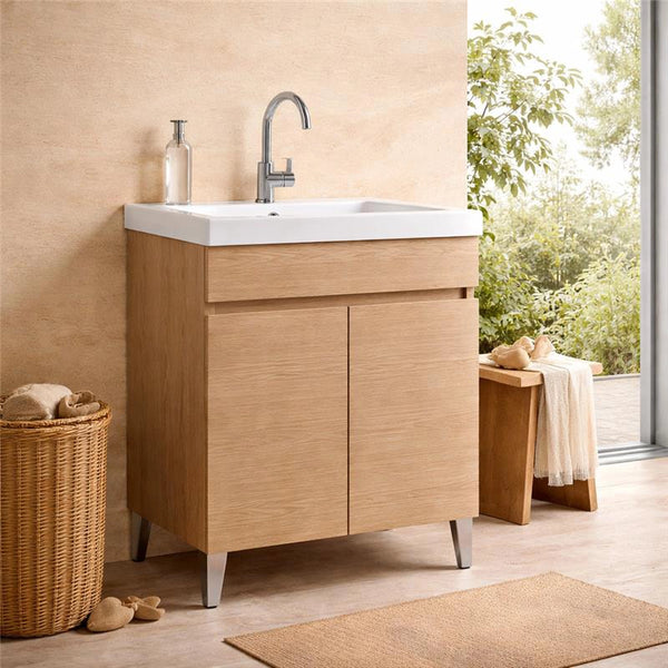 Mobile lavatoio 80x47 rovere con vasca in ceramica in naturale installato su lavello, vista della bocca e della leva...