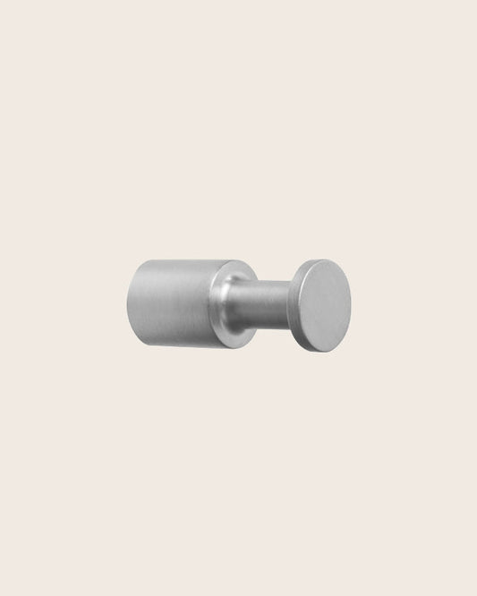 New Line Ip Gancio Portasciugamani In Acciaio Inox Satinato montato a parete, vista del design e della finitura - Exagonshop
