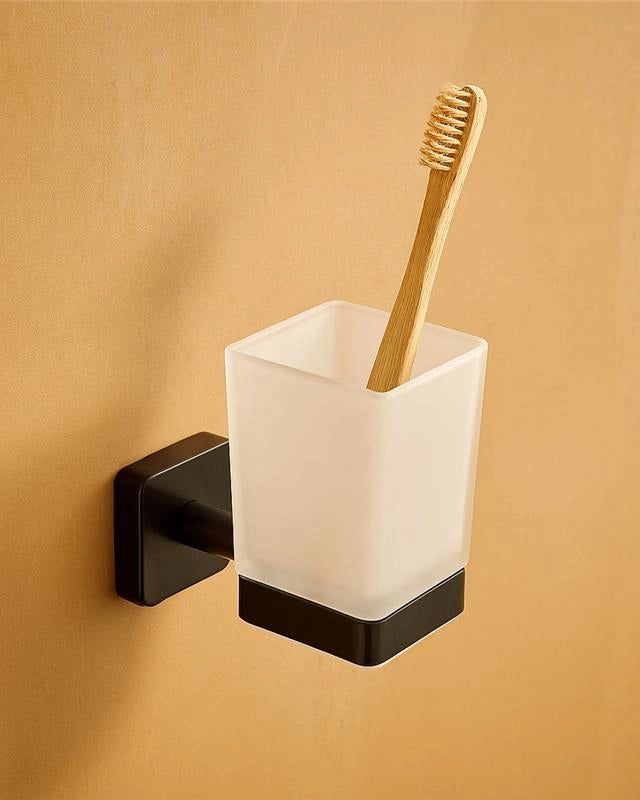New Line M3 Bicchiere Portaspazzolini In Acciaio Inox Nero in opaco montato a parete, vista del design e della finitura...